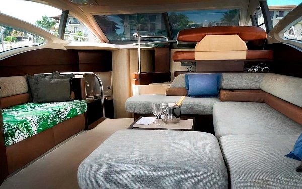 Аренда моторной яхты Azimut 43S на Пхукете, Таиланд